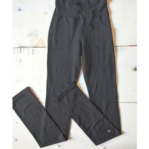 Lululemon yoga pants size 2